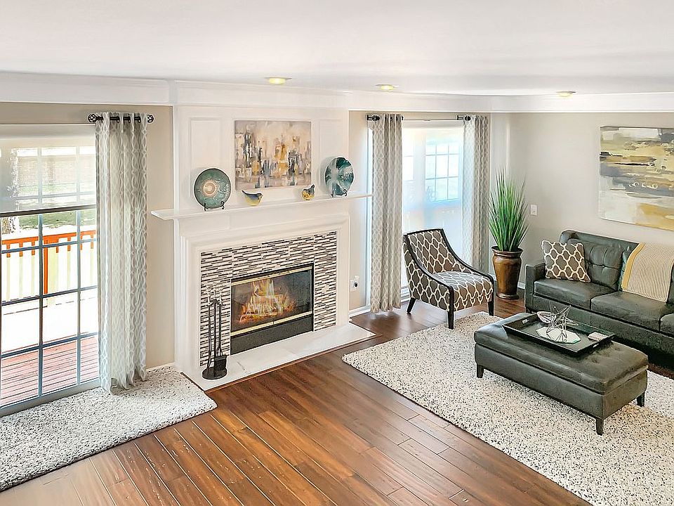 2nd image of 16420 Country Knoll Dr