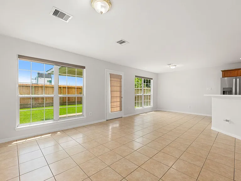 11914 E Vita Cir — Photo 7