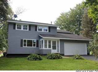 11 Overbrook Ln, Baldwinsville, NY 13027