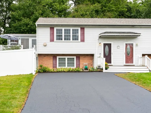 11 Rebecca Lane #L, Derry, NH 03038