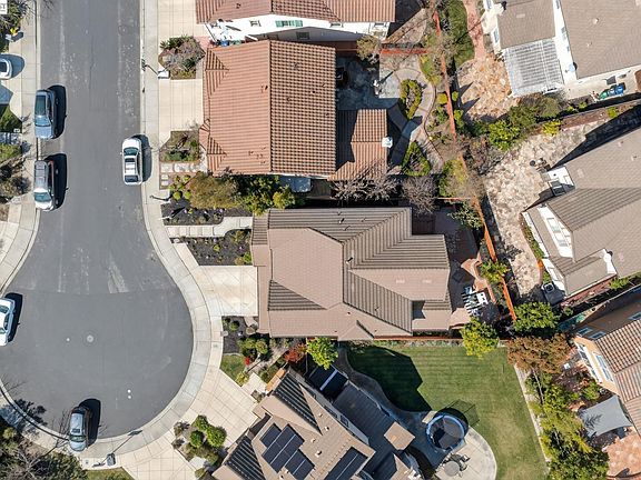 3rd image of 257 Wimbledon Ct