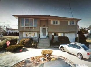 3390 Parkway Dr, Baldwin, NY 11510