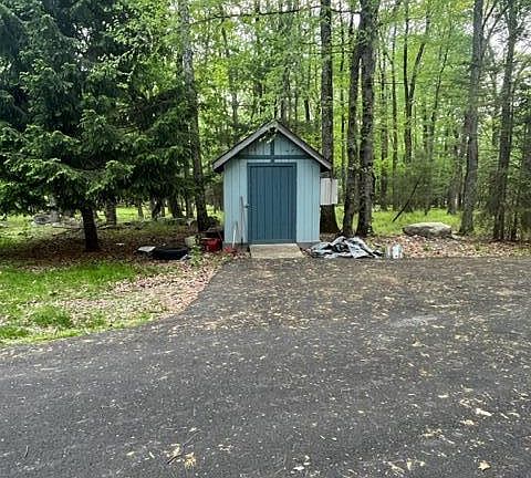 5th image of 100 Cranberry Ln