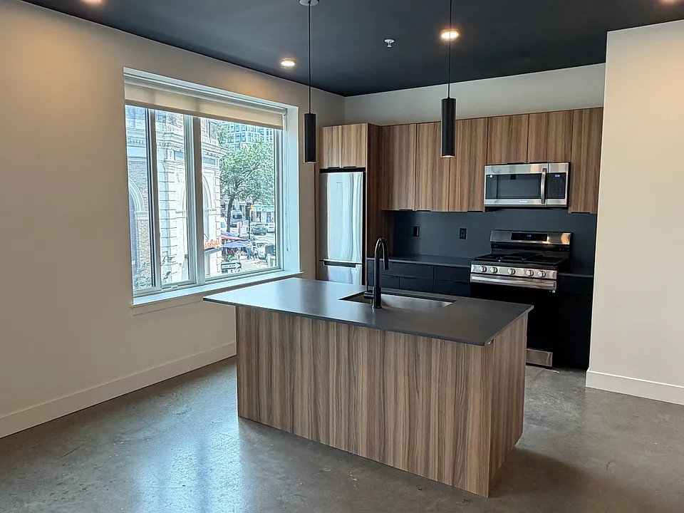 293 Fairmount Ave #203