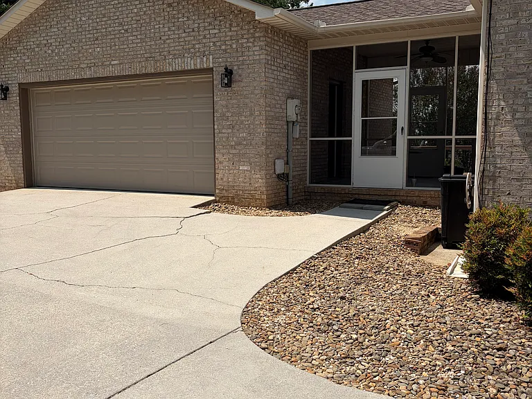 309 S Coleman Dr — Photo 3
