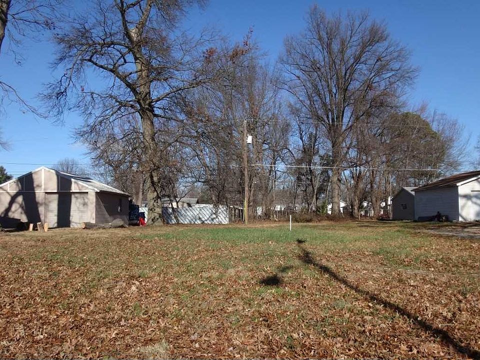 2nd image of 1714 Ravenswood Dr
