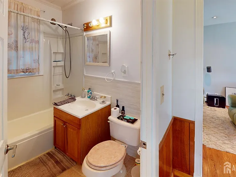22 Wilson Ave — Photo 15