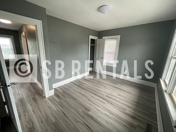5th image of 215 N Middleboro Ave