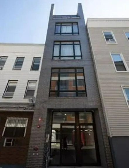 62 Newkirk St #1A — Photo 10