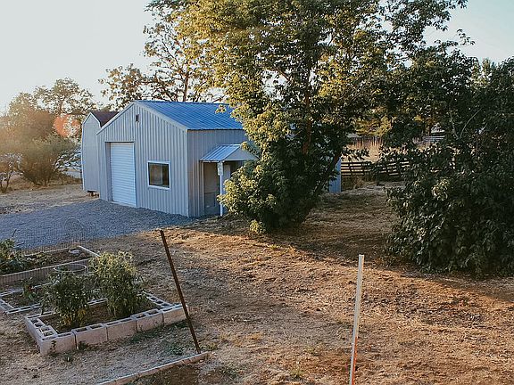 Vegetable garden