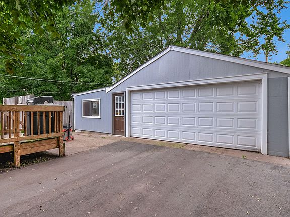 Over-sized Garage!