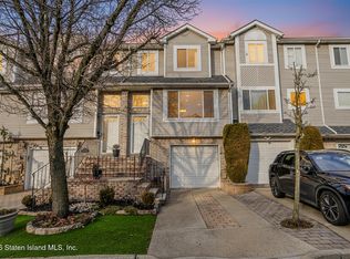 51 Mallard Ln, Staten Island, NY 10309