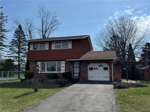 128 Washburn Dr, East Syracuse, NY 13057