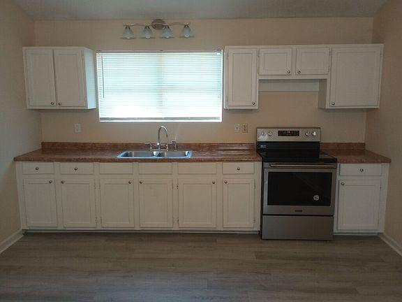 5th image of 2900 Lullwater Dr