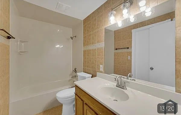 451 Yorkshire Sq — Photo 7