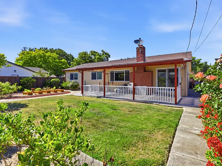 3974 Via Montalvo — Photo 31