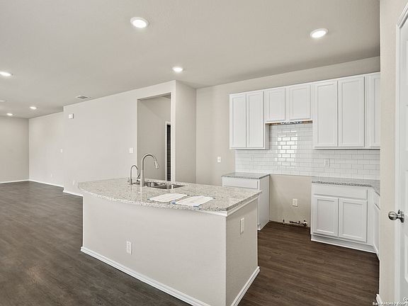 5th image of 2631 Waterloo Terrace