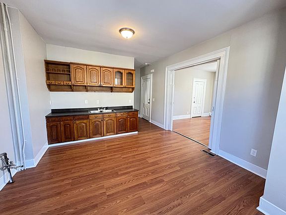 2nd image of 29-29.5 Orange St #1