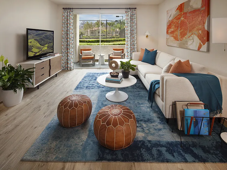Aliso Town Center Apartment Homes — Photo 7