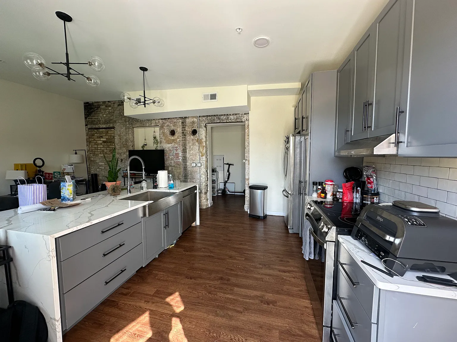 1 bed, 825 sqft, $1,775 — Photo 4