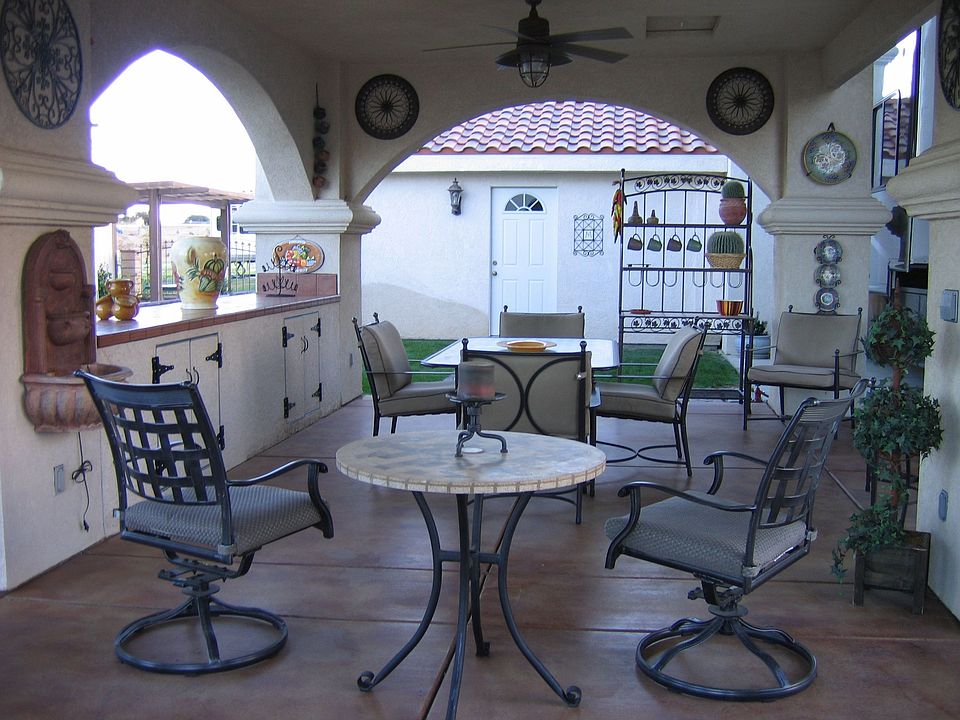 OUTDOOR PATIO