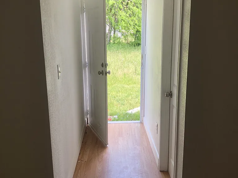 406 E Grayson St — Photo 11