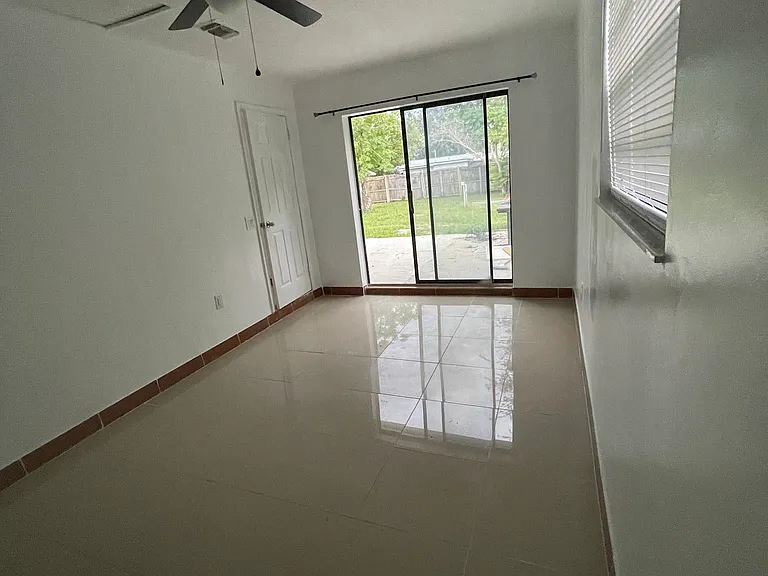 509 Elm Dr — Photo 5