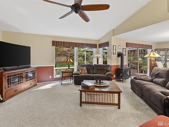 5th image of 2301 60th Ave NW