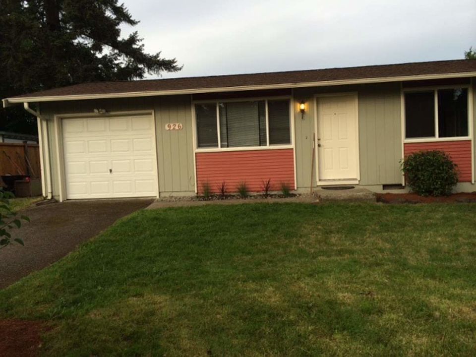 1st image of 926 Oakcrest Dr SE