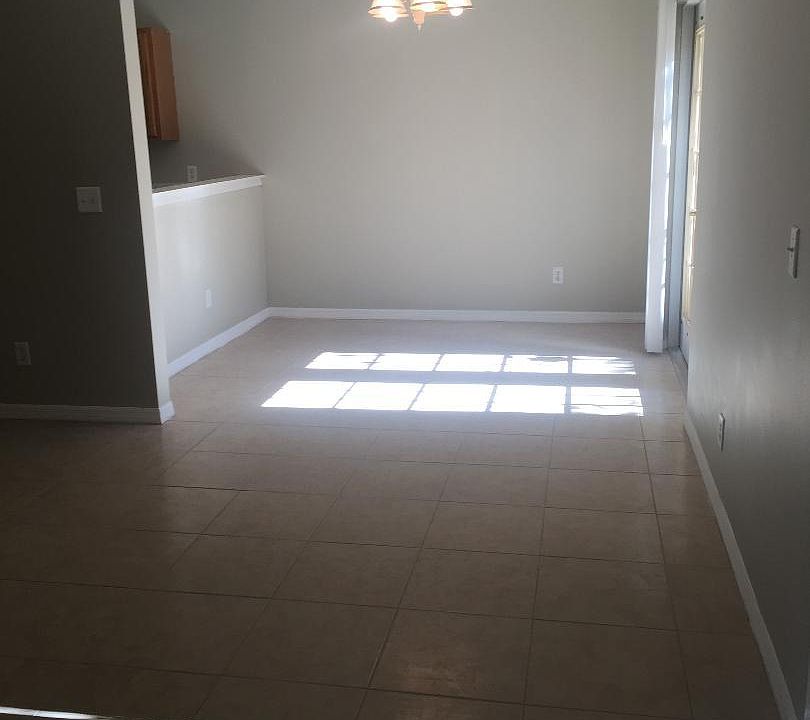 1st image of 518 13th Pl