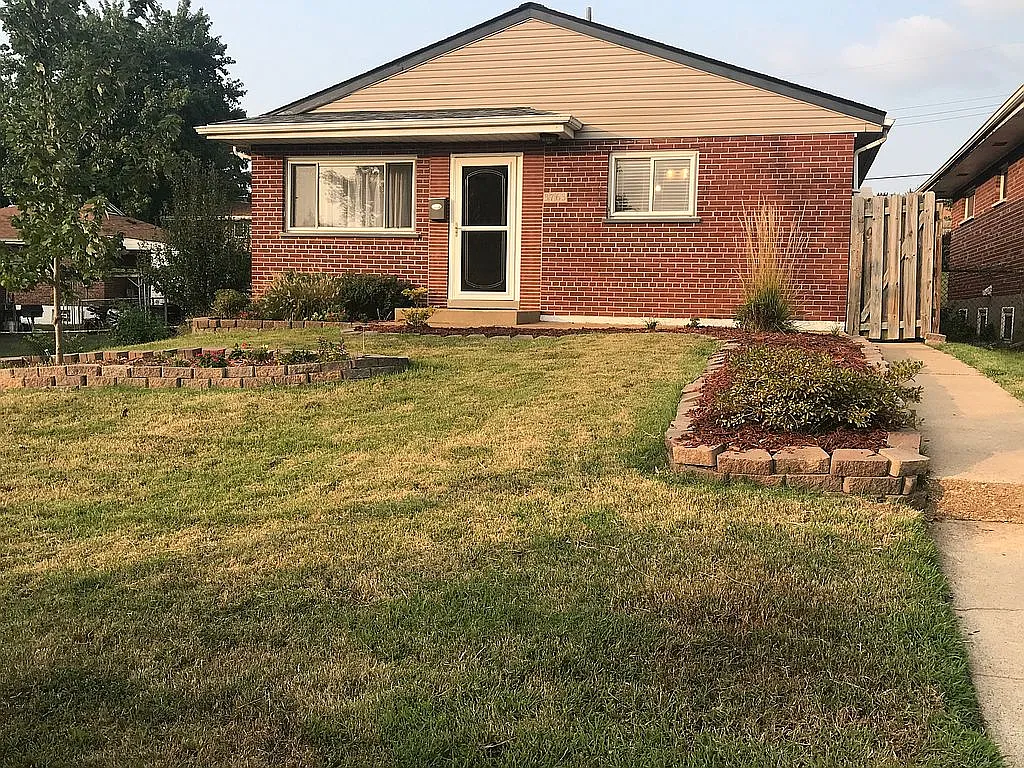 3763 Koeln Ave photo 1