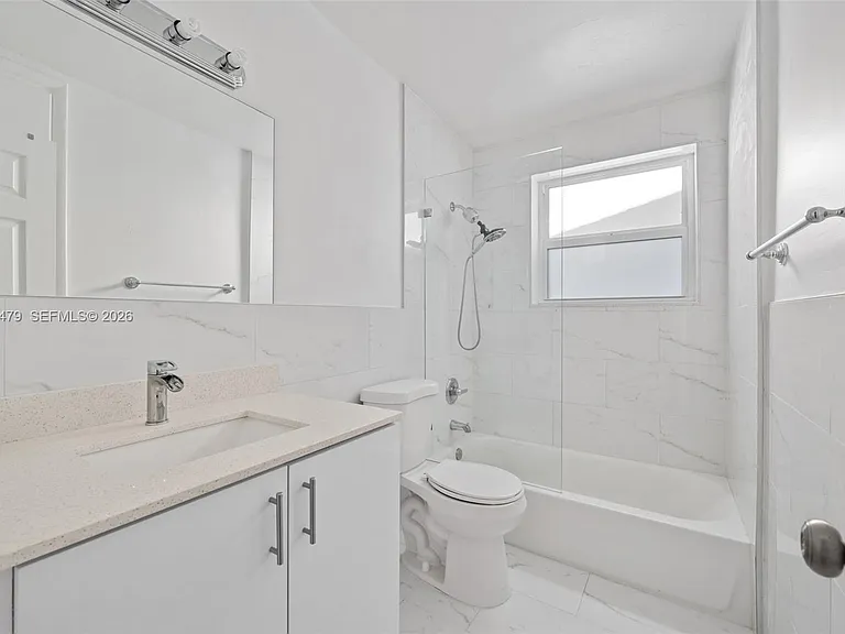 2819 Cleveland St — Photo 20
