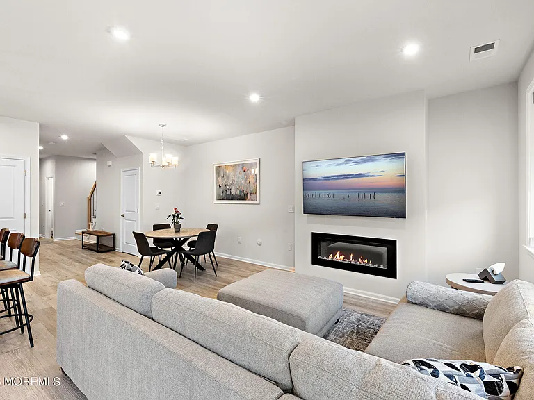 15 Laird Way — Photo 13