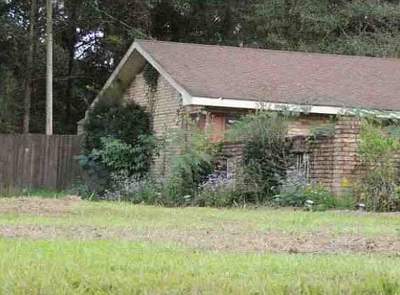 2nd image of 2080 Highway 586