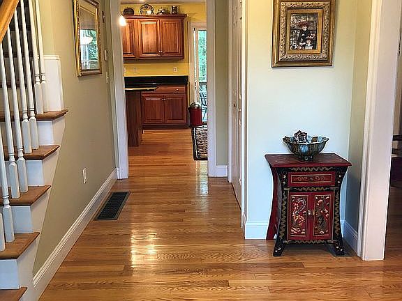 Hallway to kitchen