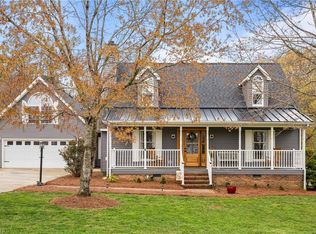 555 Canterwood Dr, Mebane, NC 27302