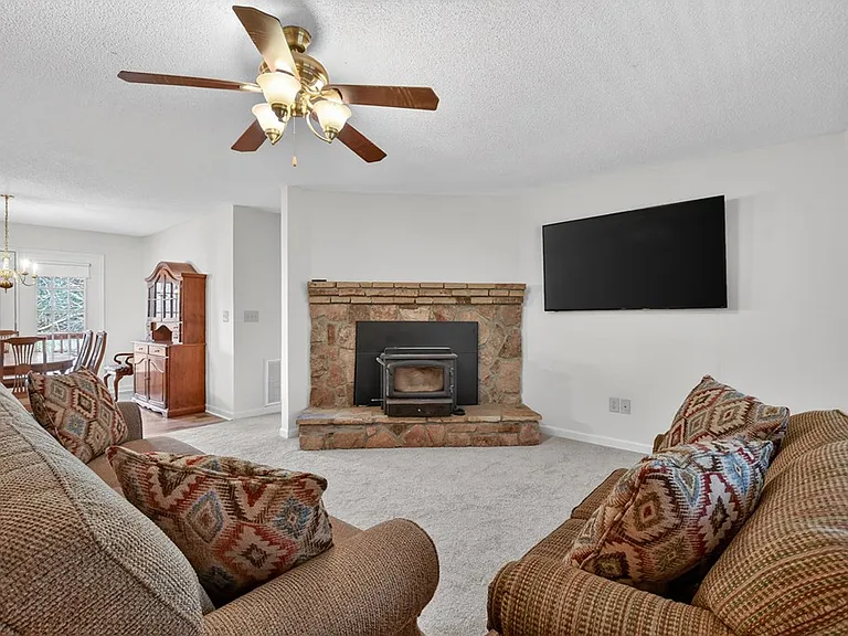 863 Woodland Dr — Photo 11