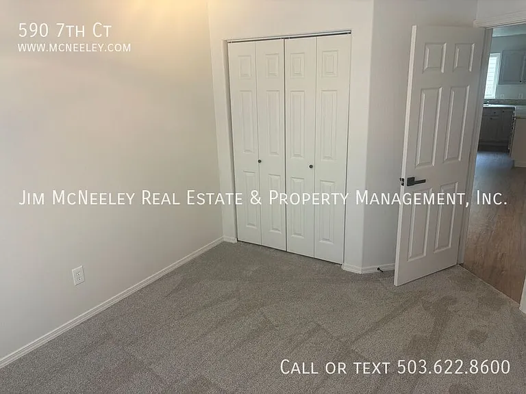 590 7th Ct — Photo 16