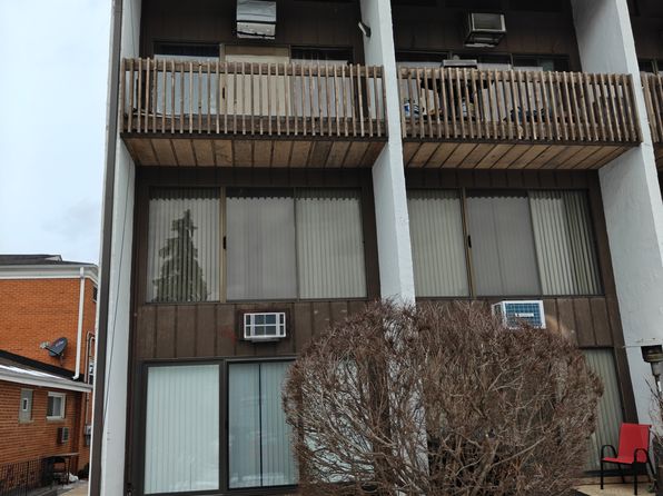 1296 E Washington St APT 1