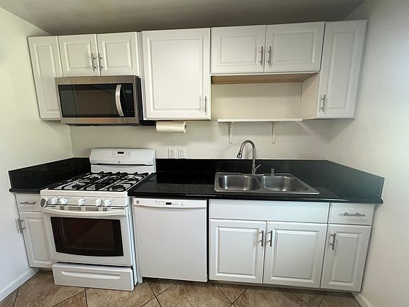 2nd image of 4950 W Point Loma Blvd