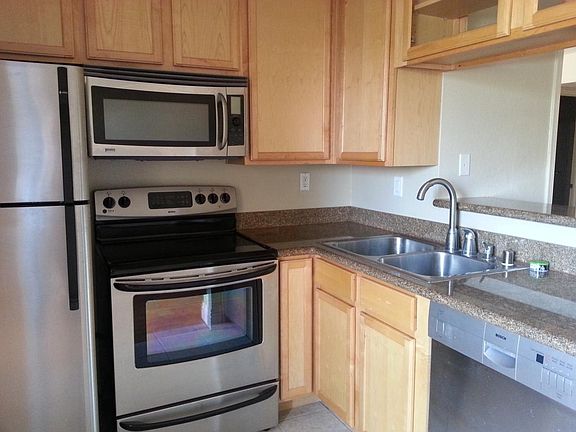 2nd image of 8731 Graves Ave Unit 53