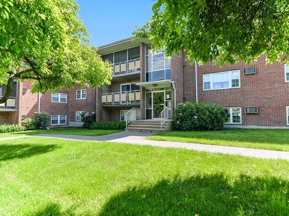 215 Rock St APT J7, Norwood, MA 02062