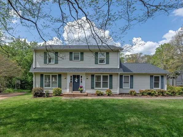 302 Stallings Rd, Taylors, SC 29687