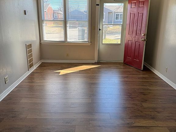 3rd image of 2235 SE Dewey Ave