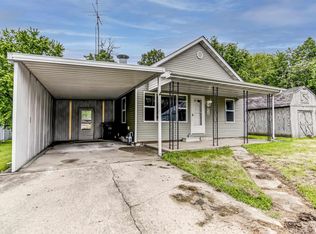 310 E Elm St, Thayer, IL 62689
