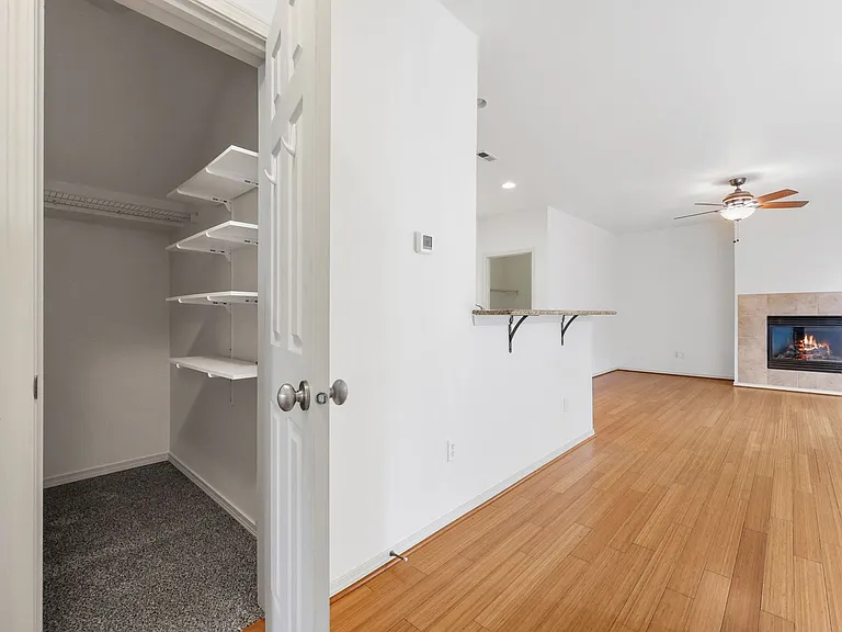 7601 Rushmore Way NE — Photo 6