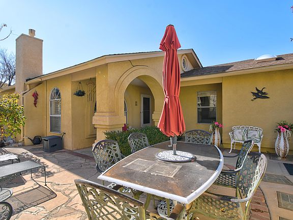 3rd image of 10904 Echo Park Dr NE