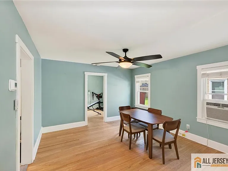 12 Capner St — Photo 13
