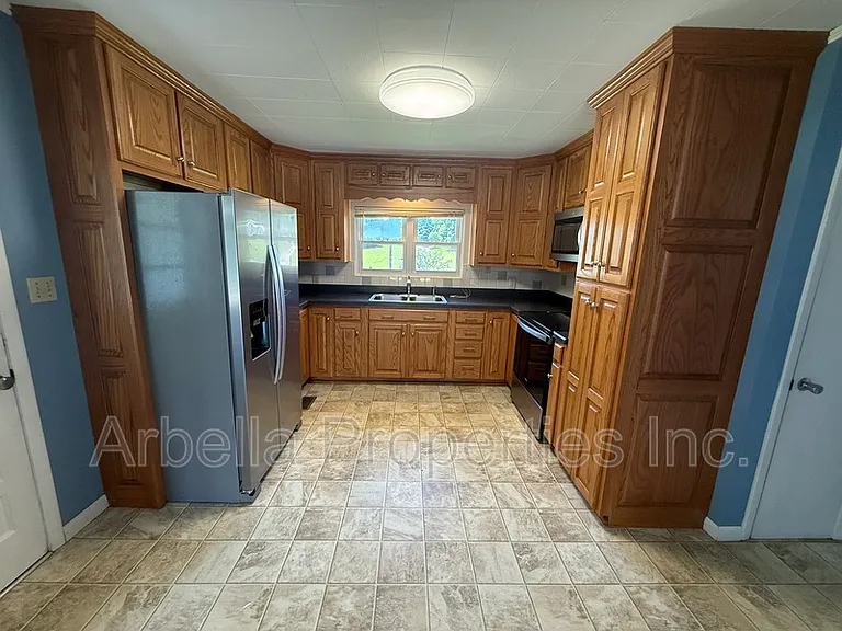 2239 Buckingham Rd — Photo 10