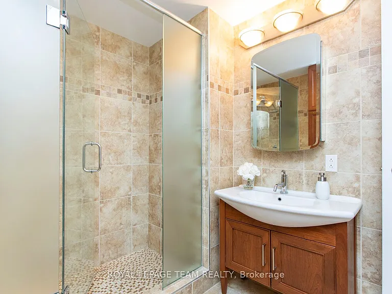 90 George St #1108 — Photo 18